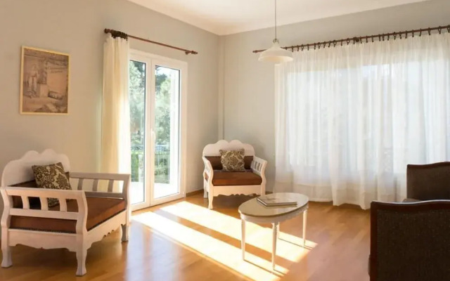 Glyfada Central 3bed apt