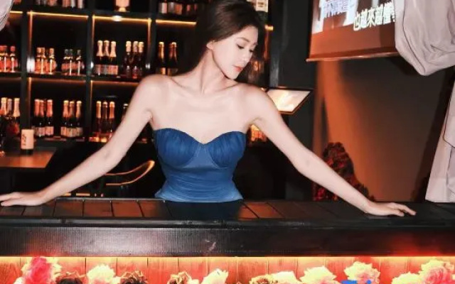 June Sea Hotel – People – Shenzhen