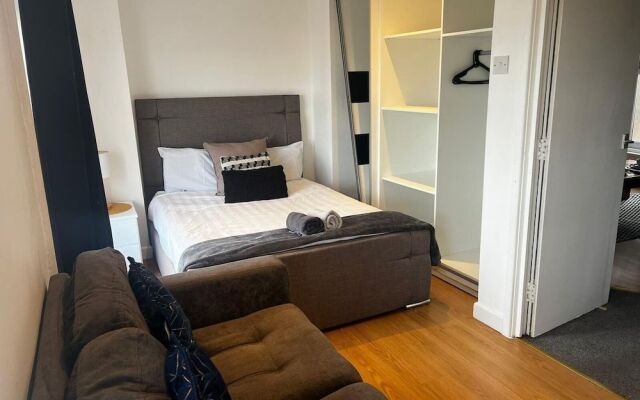 Stay With Empire - Tyldesley Rd