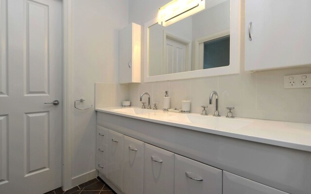 The Fingal House - Fingal Bay