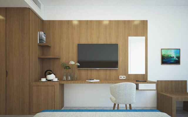 Leonardo Crystal Cove Hotel & Spa By The Sea