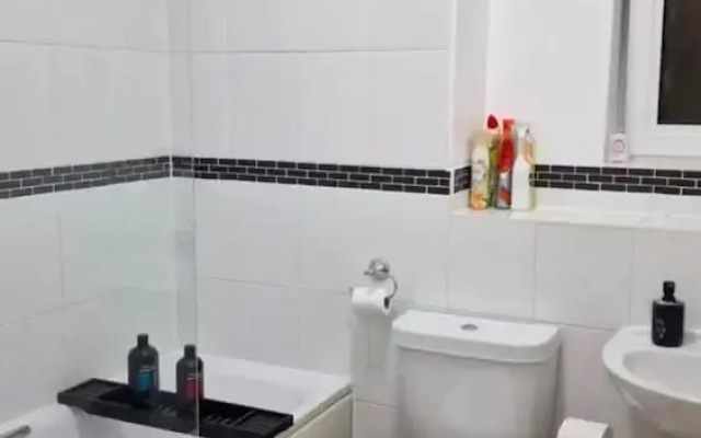 2bed Apt - City Centre With Balcony - Sleeps 6