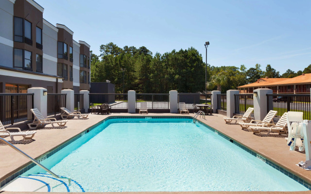 Country Inn & Suites by Radisson, Florence, SC