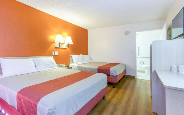 Motel 6 Phoenix, AZ - Airport - 24th Street