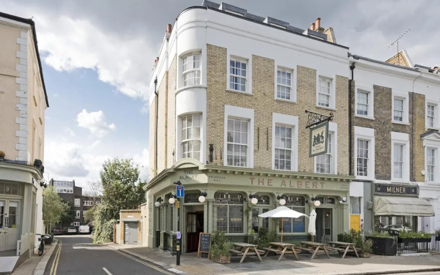 Prime Studio in Fashionable Primrose Hill