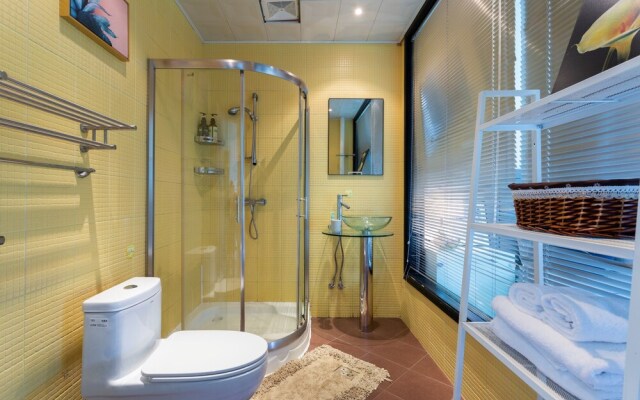 StarHome West Nanjing Road Branch