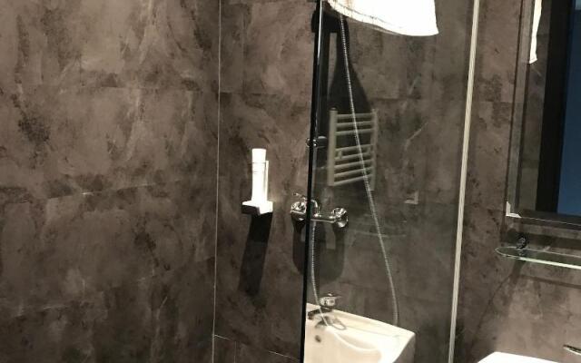 Basekamp Mountain Budget Hotel