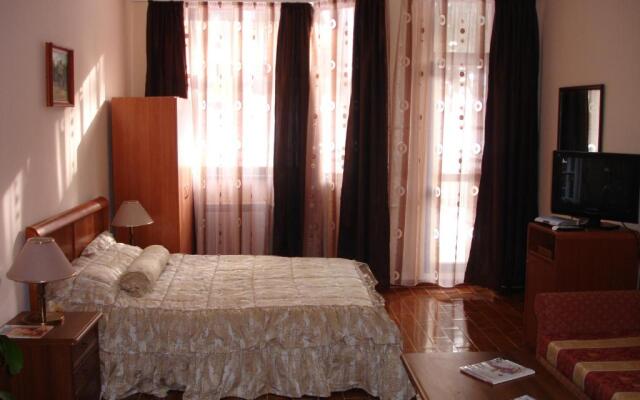 TES Flora Apartments