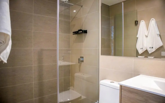 Majestic 2BR With Modern Pool in Miraflores