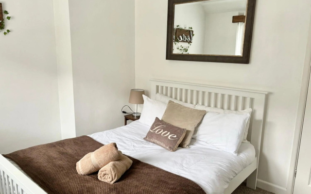 Afan Contractor Accommodation - mins to site!
