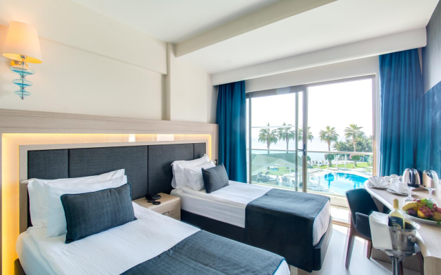 Falcon Hotel