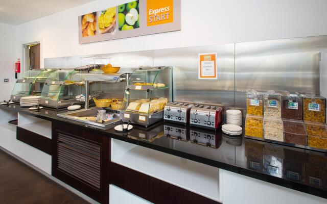 Holiday Inn Express Cambridge-Duxford M11, Jct.10 by IHG