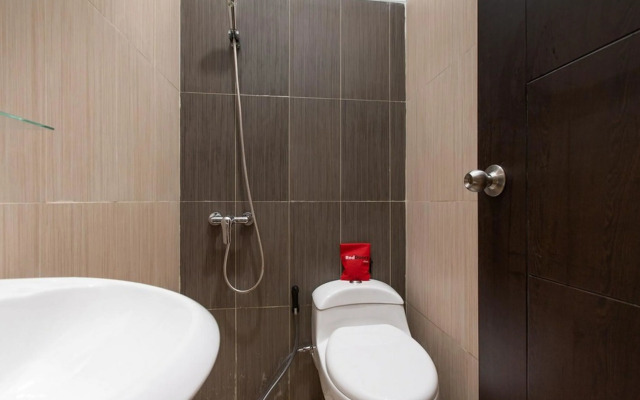 RedDoorz Plus near Trans Studio Cibubur 2