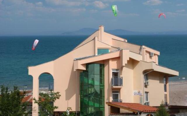 Sea Horse Hotel