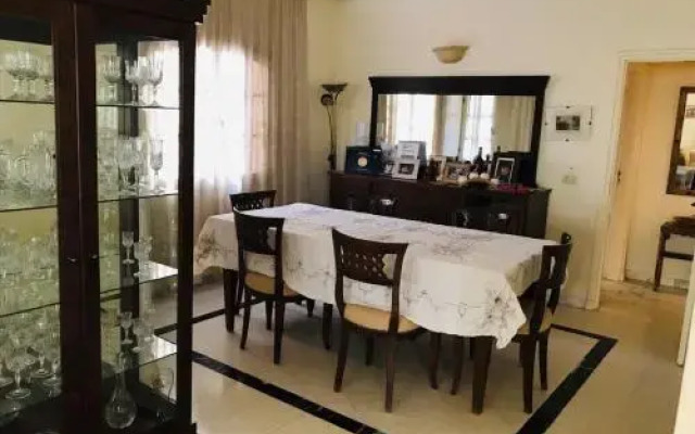 Sarra Hotel