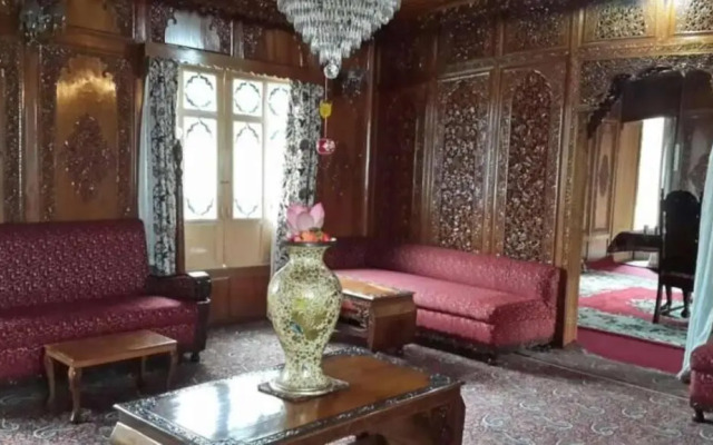 Mount View House Boat