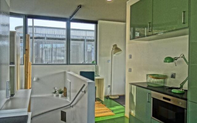 OMYXL Apartment