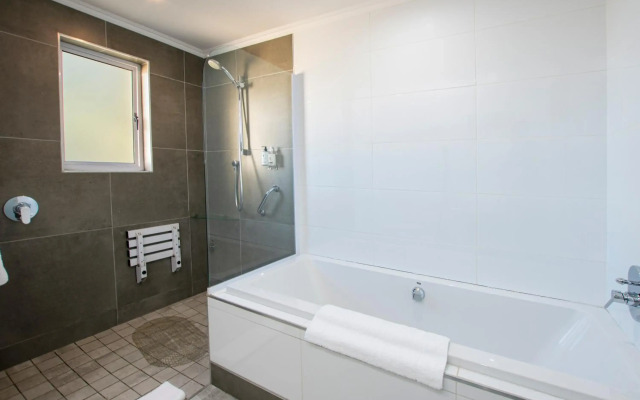 Queen’s Hotel by BON Hotels