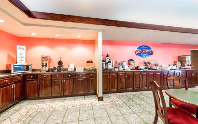 Baymont by Wyndham McDonough