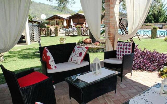 Vineyard Dependance With Shared Pool