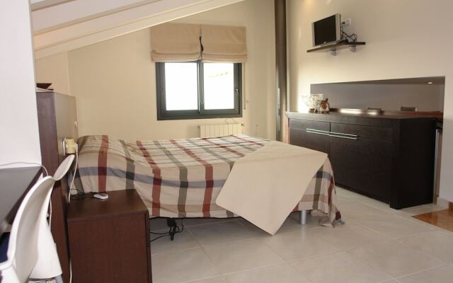 Scenic Villa in Palau Saverdera With Private Swimming Pool