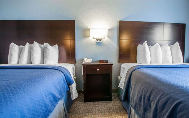 Quality Inn & Suites Ankeny - Des Moines