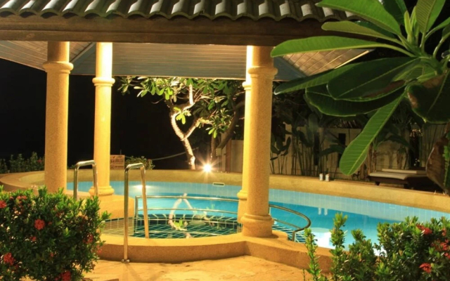 5 Bedroom Beach Front Villa on Samrong Bay