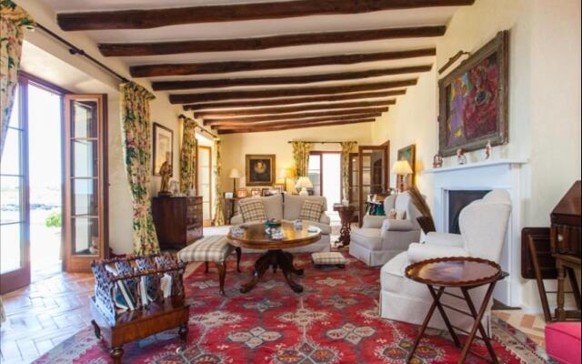 Villa Can Pirata . Seafront Villa For 10 People
