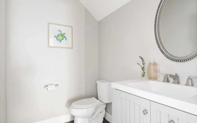 Sleeps 18! Private Pool, Hot Tub, Near Beach Miramar Dream House by Avantstay