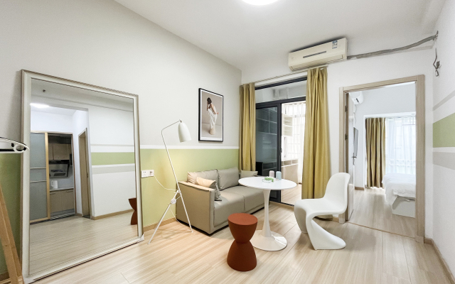 Banlan Apartments Hotel (Wuhan University Street Subway Station)
