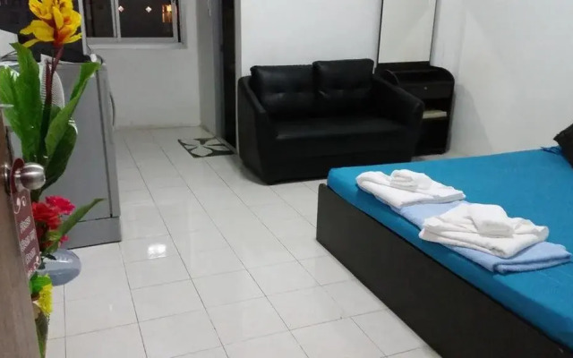 Lee Guesthouse And Massage