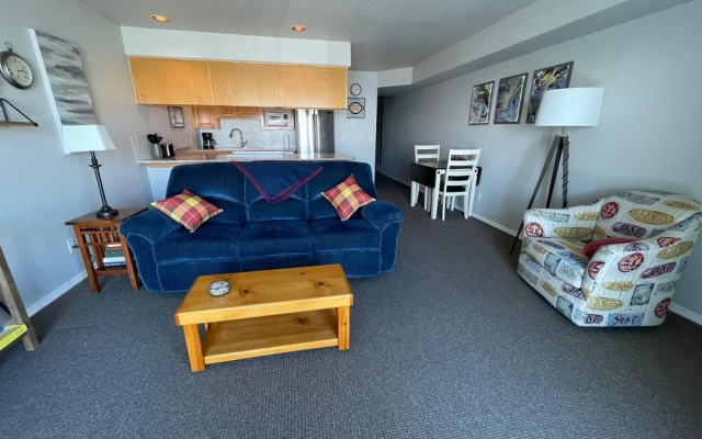 Waters Edge 303