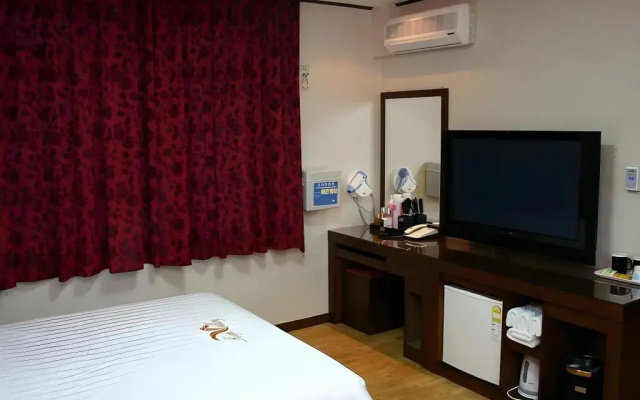 High Valley Hotel