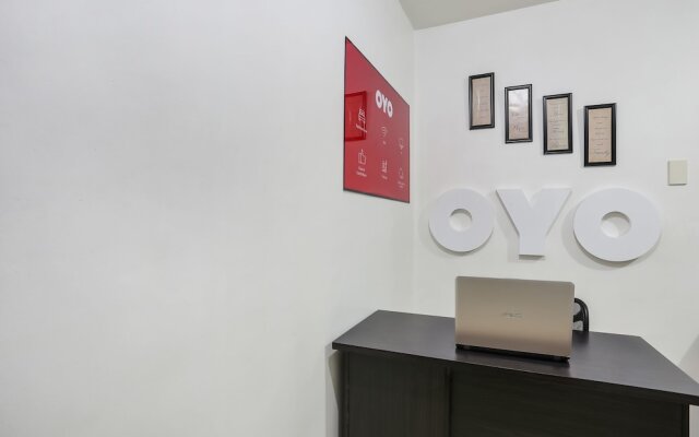 OYO 401 Ridgewood Tower