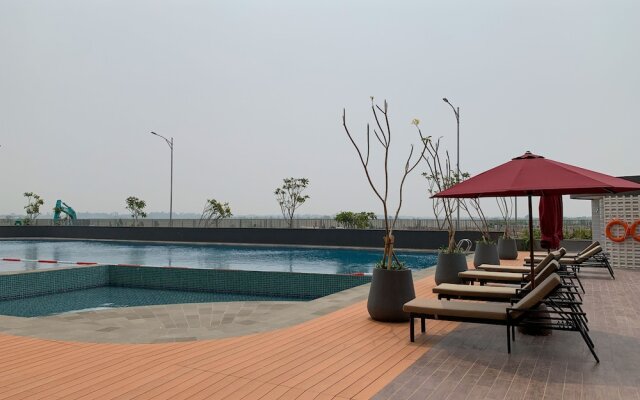 Nice And Elegant Studio At Osaka Riverview Pik 2 Apartment