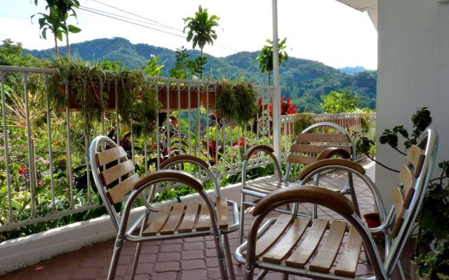 Autana Bed and Breakfast - Hostel