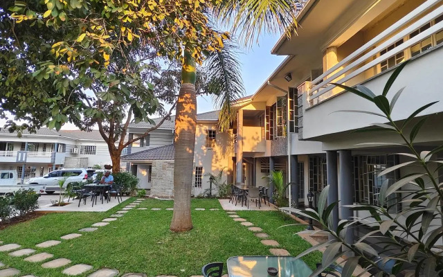 Mlambe Lodges Area 12