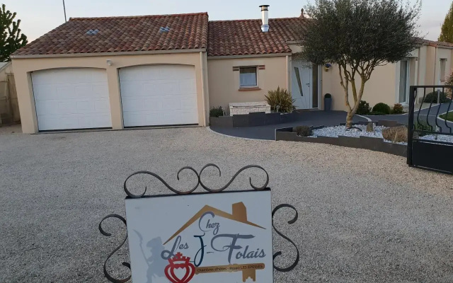 Chez Les J Folais