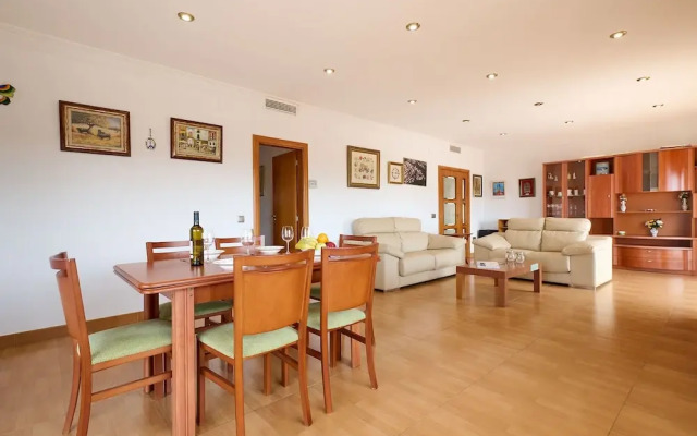 Marina in Blanes With 6 Bedrooms and 4 Bathrooms