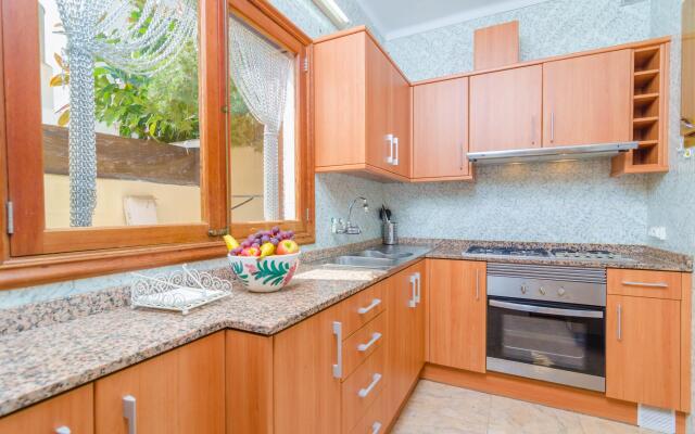 CAN PEDRO ROS - Chalet with terrace in S'ILLOT. Free WiFi
