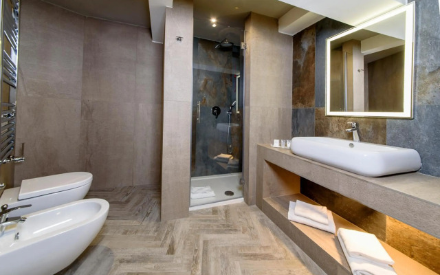 Dore Hotel