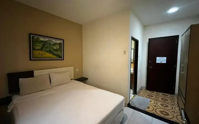 OYO 94442 Jebres Inn