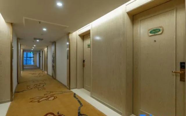 Vienna Hotel (Yichun High-speed Railway Station Wanda)