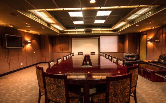 Chinggis Khaan Hotel