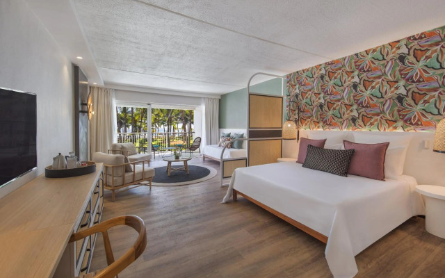 Victoria Beachcomber Resort & Spa