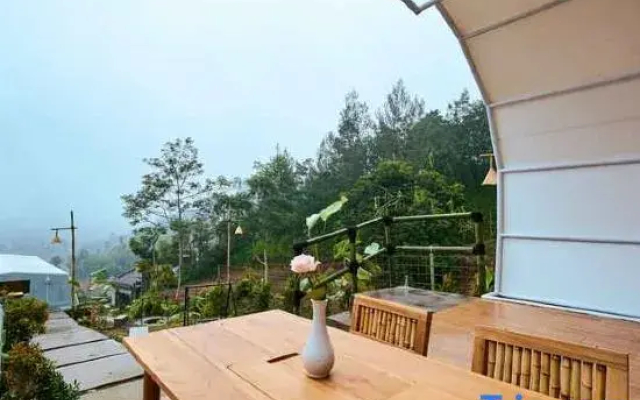 Luxcamp Selo - Merapi View by Horison