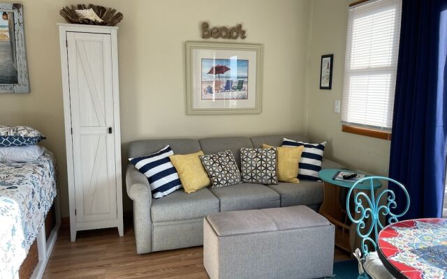 7 Safe Harbor Studio Bedroom Condo by RedAwning