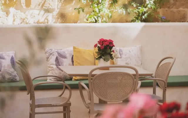 Maria Rosa Suites
