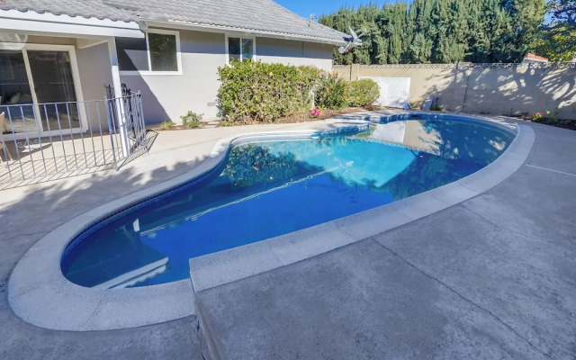 Gorgeous Upgraded 5 Bedroom & 3 Bath Home with pool