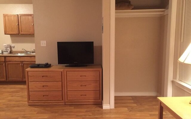 Legacy Oaks Suites